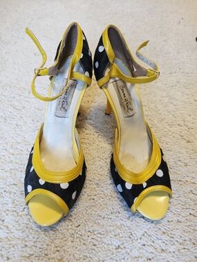 Comme Il Faut Argentine Tango Black & Yellow Polka Dot Peep-Toe Heels Size 39